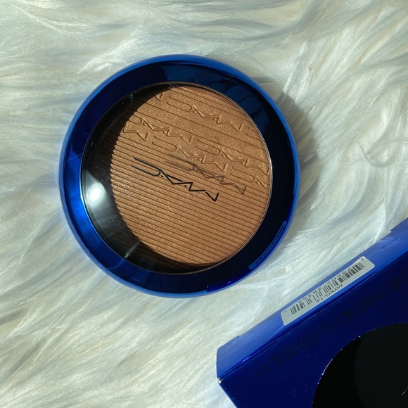 MAC Shaft of Gold Highlighter from Magic of the Night LE Collection - Picture 5 of 9